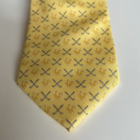 Vineyard Vines Custom Collection Handmade Silk Tie - Golf Clubs & Rooster 🏌️🐓 - Picture 2 of 7